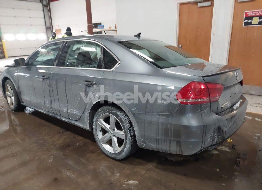 Photo 3 of 2014 Volkswagen Passat 1.8T WOLFSBURG EDITION (VIN 1VWAT7A33EC040329)