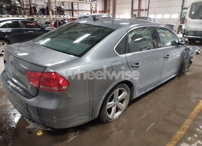 Photo 4 of 2014 Volkswagen Passat 1.8T WOLFSBURG EDITION (VIN 1VWAT7A33EC040329)