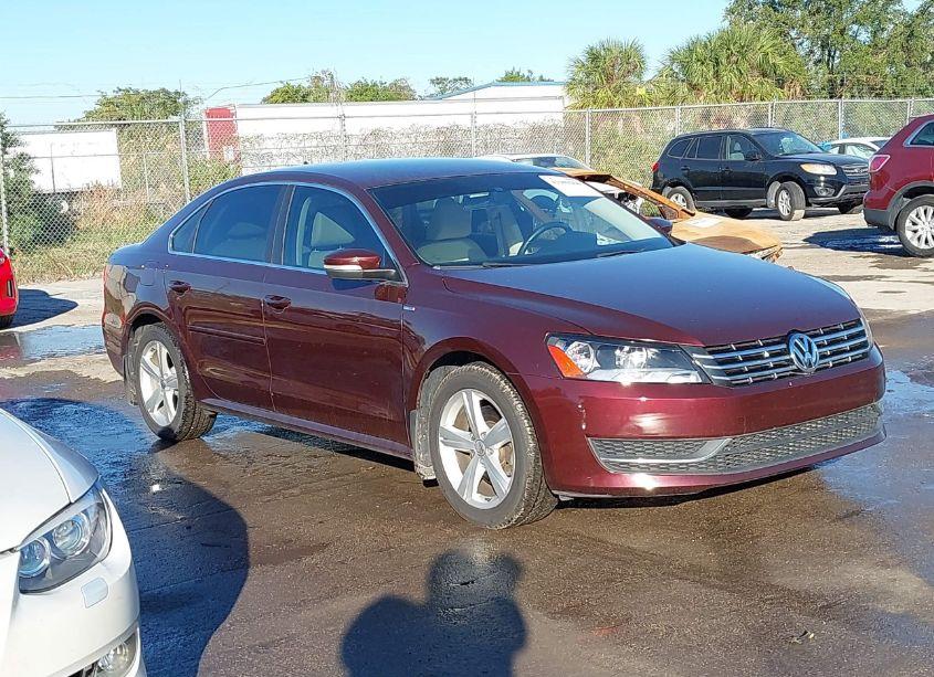 2014 Volkswagen Passat 1.8T WOLFSBURG EDITION (VIN 1VWAT7A33EC058264) main photo