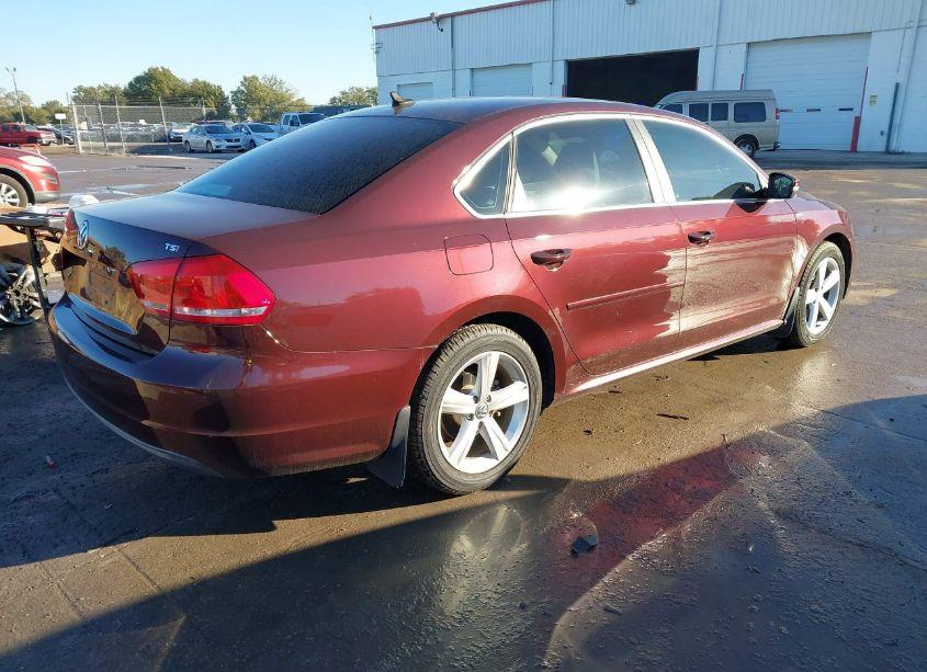 Photo 4 of 2014 Volkswagen Passat 1.8T WOLFSBURG EDITION (VIN 1VWAT7A33EC058264)