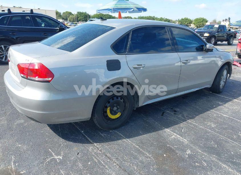 Photo 4 of 2014 Volkswagen Passat 1.8T WOLFSBURG EDITION (VIN 1VWAT7A33EC068969)