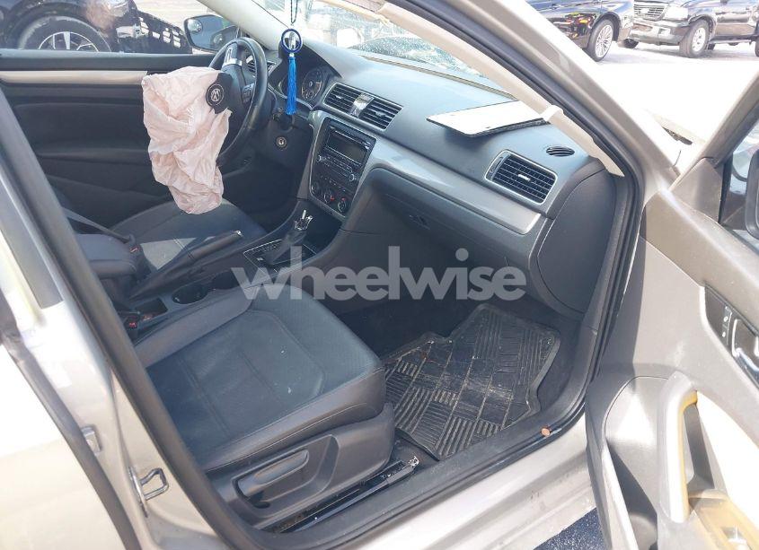 Photo 5 of 2014 Volkswagen Passat 1.8T WOLFSBURG EDITION (VIN 1VWAT7A33EC068969)