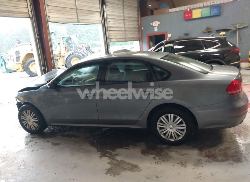 Photo 14 of 2015 Volkswagen Passat 1.8T S (VIN 1VWAT7A33FC012502)