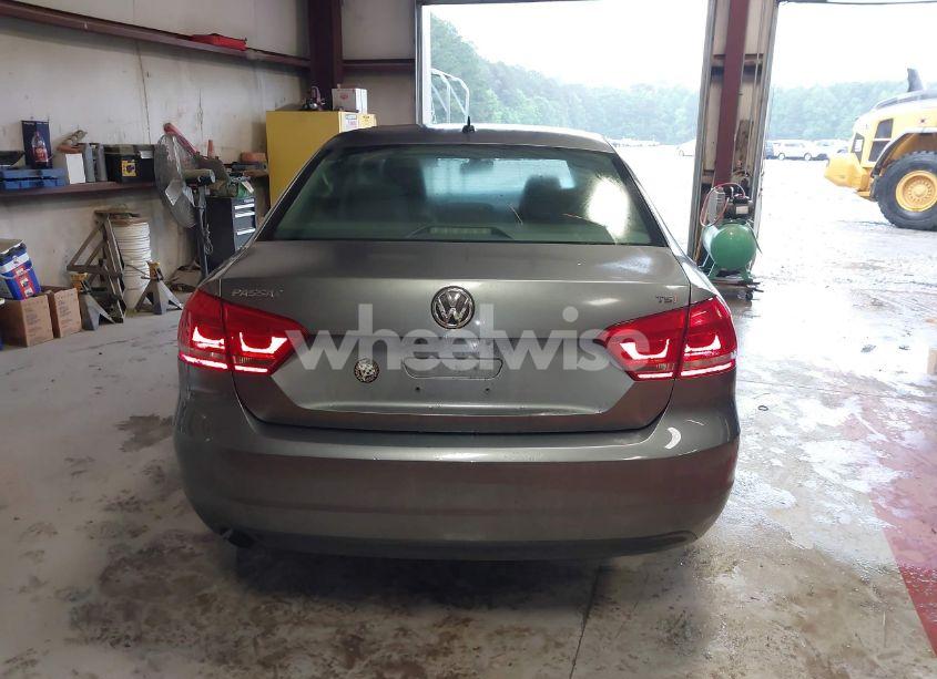 Photo 16 of 2015 Volkswagen Passat 1.8T S (VIN 1VWAT7A33FC012502)