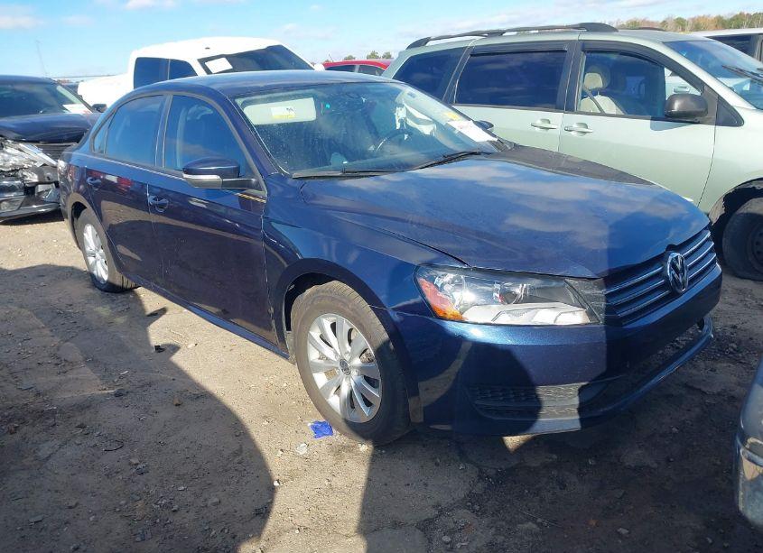 2015 Volkswagen Passat 1.8T WOLFSBURG EDITION (VIN 1VWAT7A33FC051929) main photo
