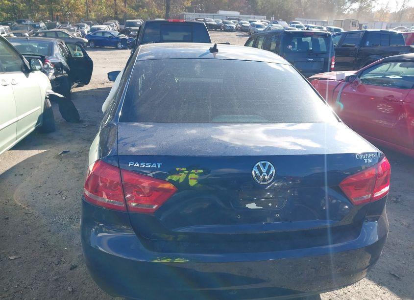 Photo 16 of 2015 Volkswagen Passat 1.8T WOLFSBURG EDITION (VIN 1VWAT7A33FC051929)