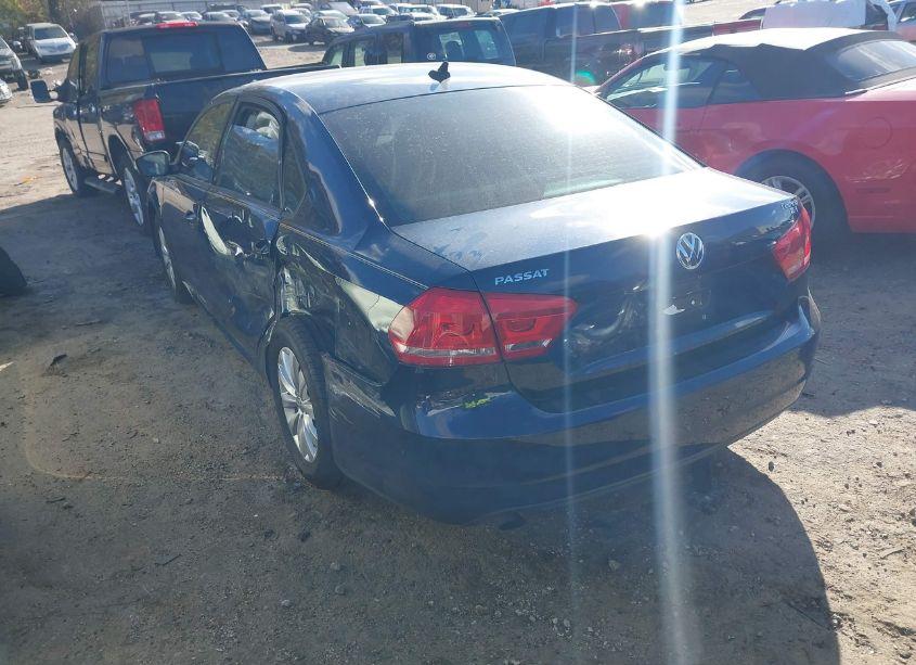 Photo 3 of 2015 Volkswagen Passat 1.8T WOLFSBURG EDITION (VIN 1VWAT7A33FC051929)