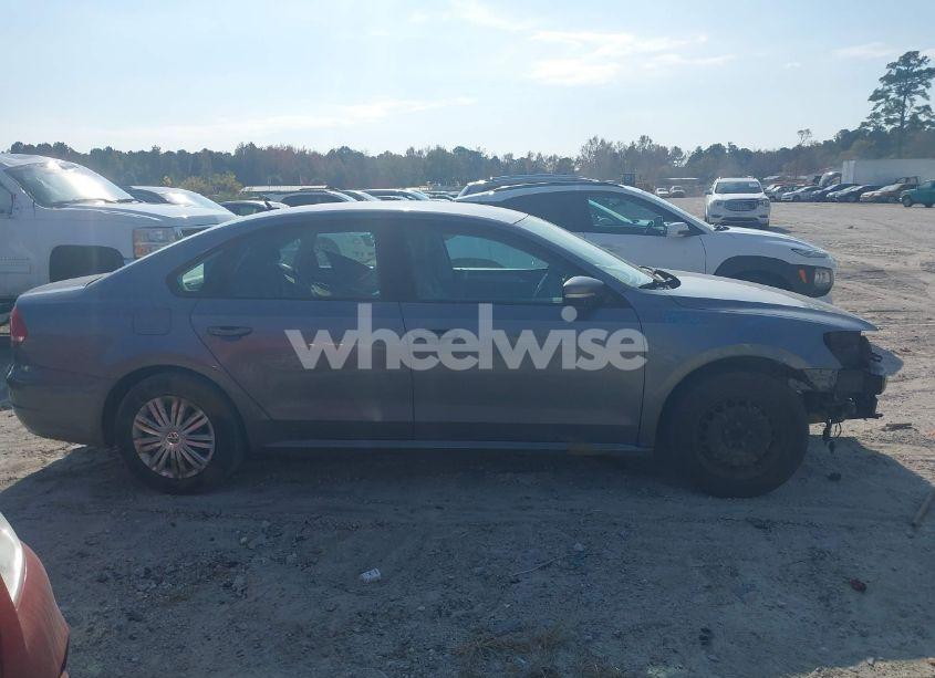 Photo 13 of 2015 Volkswagen Passat 1.8T S (VIN 1VWAT7A33FC053258)