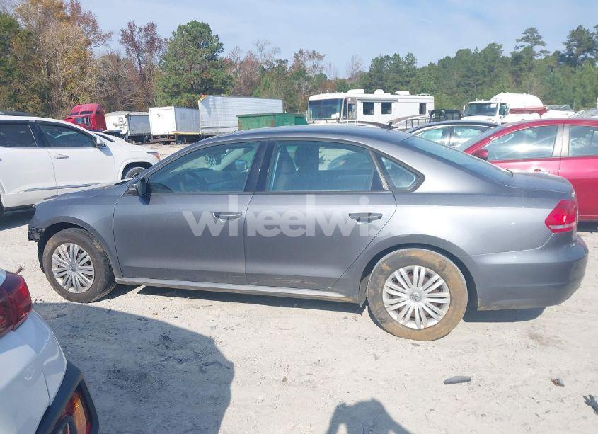 Photo 14 of 2015 Volkswagen Passat 1.8T S (VIN 1VWAT7A33FC053258)
