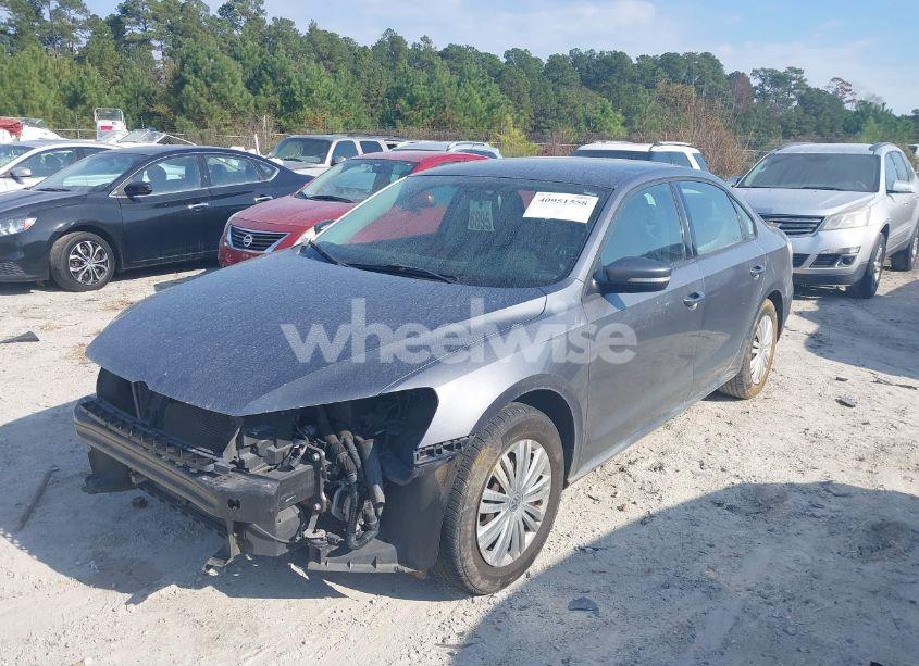 Photo 2 of 2015 Volkswagen Passat 1.8T S (VIN 1VWAT7A33FC053258)
