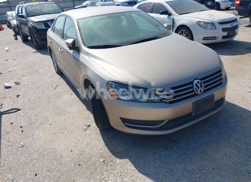 2015 Volkswagen Passat 1.8T WOLFSBURG EDITION (VIN 1VWAT7A33FC084526) main photo