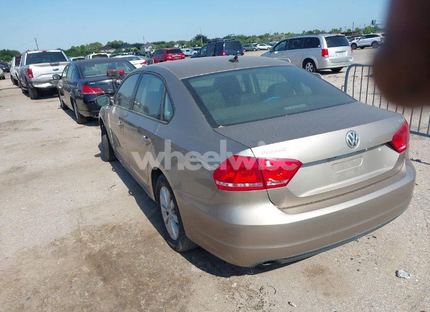 Photo 3 of 2015 Volkswagen Passat 1.8T WOLFSBURG EDITION (VIN 1VWAT7A33FC084526)