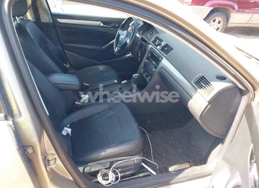 Photo 5 of 2015 Volkswagen Passat 1.8T WOLFSBURG EDITION (VIN 1VWAT7A33FC084526)