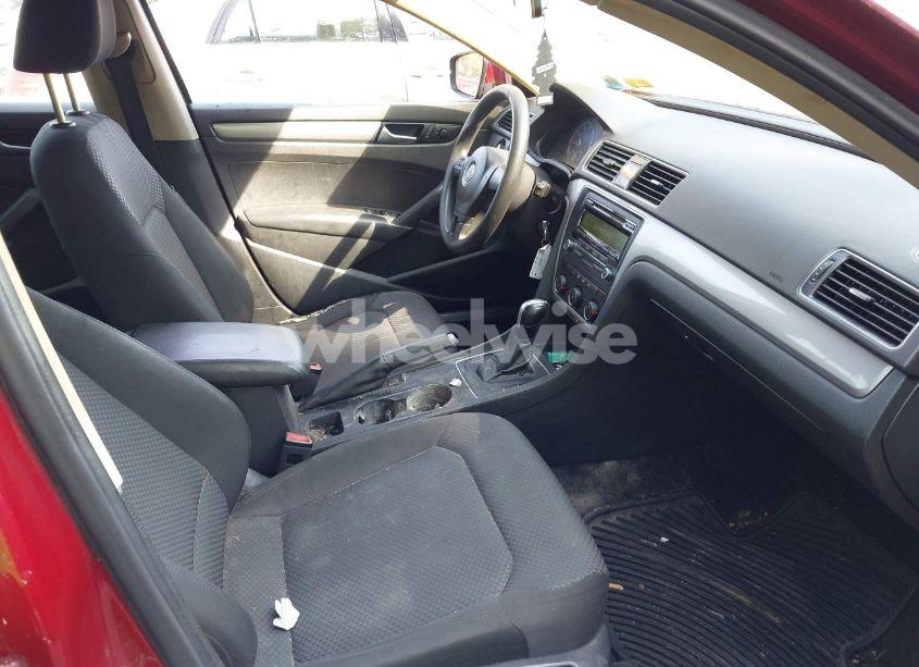 Photo 5 of 2015 Volkswagen Passat 1.8T S (VIN 1VWAT7A33FC095039)