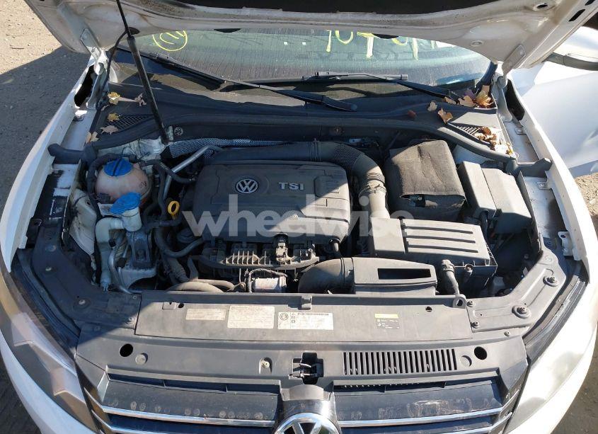 Photo 10 of 2015 Volkswagen Passat 1.8T LIMITED EDITION (VIN 1VWAT7A33FC095512)