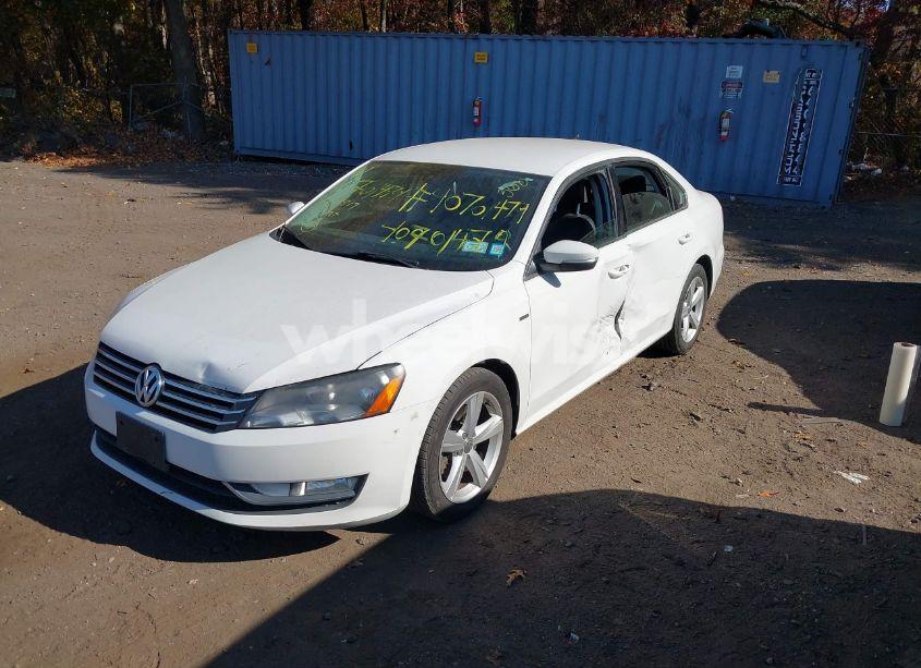 Photo 2 of 2015 Volkswagen Passat 1.8T LIMITED EDITION (VIN 1VWAT7A33FC095512)