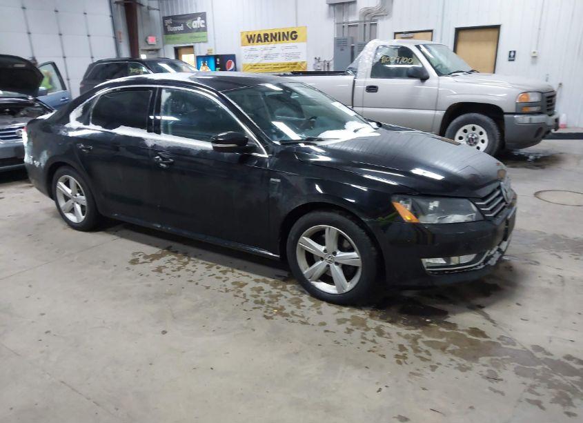 2015 Volkswagen Passat 1.8T LIMITED EDITION (VIN 1VWAT7A33FC115418) main photo