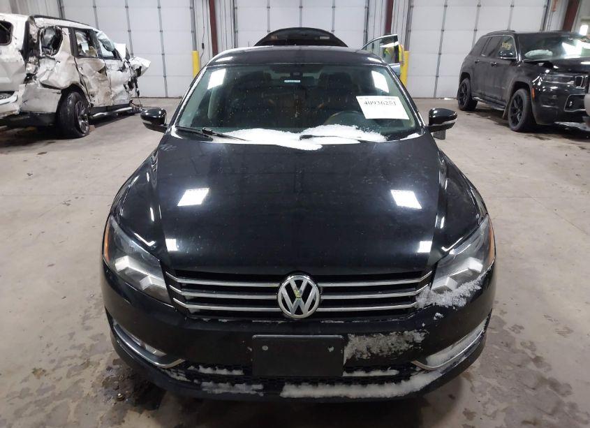 Photo 12 of 2015 Volkswagen Passat 1.8T LIMITED EDITION (VIN 1VWAT7A33FC115418)