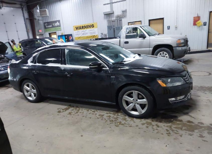 Photo 13 of 2015 Volkswagen Passat 1.8T LIMITED EDITION (VIN 1VWAT7A33FC115418)