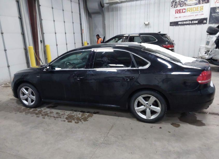 Photo 14 of 2015 Volkswagen Passat 1.8T LIMITED EDITION (VIN 1VWAT7A33FC115418)