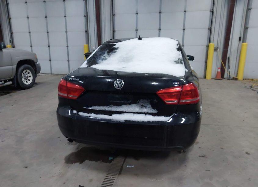 Photo 16 of 2015 Volkswagen Passat 1.8T LIMITED EDITION (VIN 1VWAT7A33FC115418)