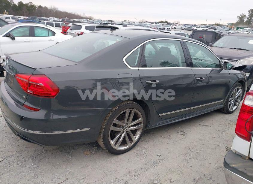Photo 13 of 2016 Volkswagen Passat 1.8T R-LINE (VIN 1VWAT7A33GC061751)