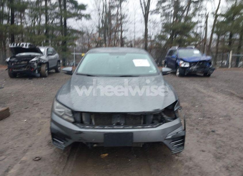 Photo 13 of 2016 Volkswagen Passat 1.8T R-LINE (VIN 1VWAT7A33GC066822)