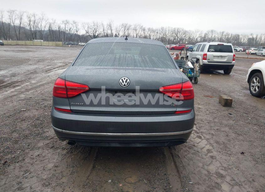 Photo 17 of 2016 Volkswagen Passat 1.8T R-LINE (VIN 1VWAT7A33GC066822)