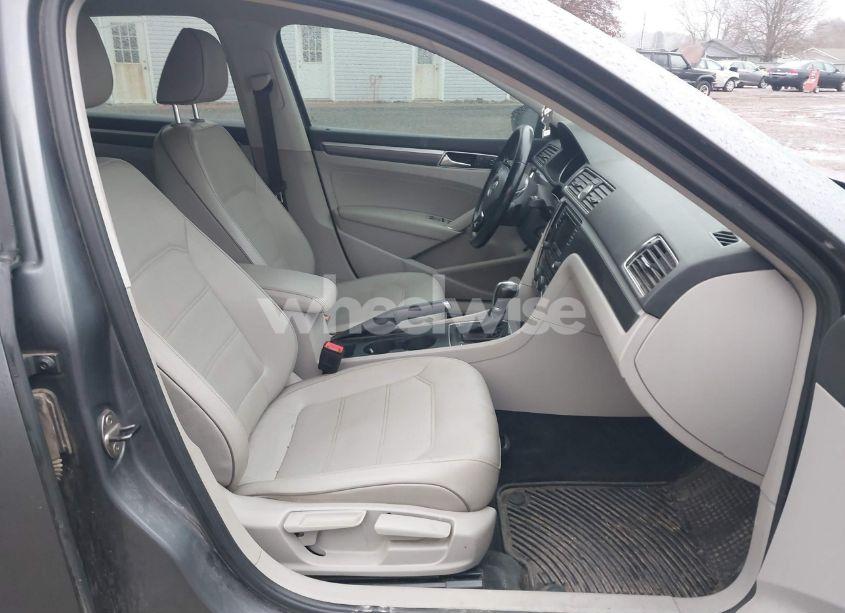 Photo 5 of 2016 Volkswagen Passat 1.8T R-LINE (VIN 1VWAT7A33GC066822)