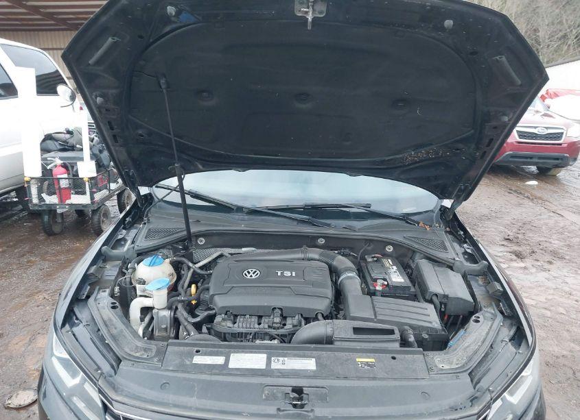 Photo 10 of 2017 Volkswagen Passat 1.8T S (VIN 1VWAT7A33HC026502)