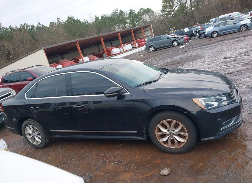 Photo 12 of 2017 Volkswagen Passat 1.8T S (VIN 1VWAT7A33HC026502)
