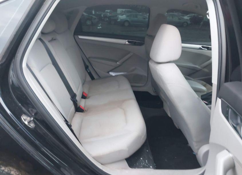 Photo 8 of 2017 Volkswagen Passat 1.8T S (VIN 1VWAT7A33HC026502)