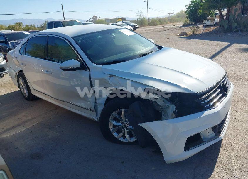 2017 Volkswagen Passat 1.8T S (VIN 1VWAT7A33HC083492) main photo