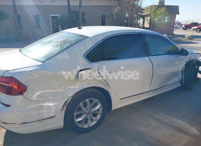 Photo 13 of 2017 Volkswagen Passat 1.8T S (VIN 1VWAT7A33HC083492)