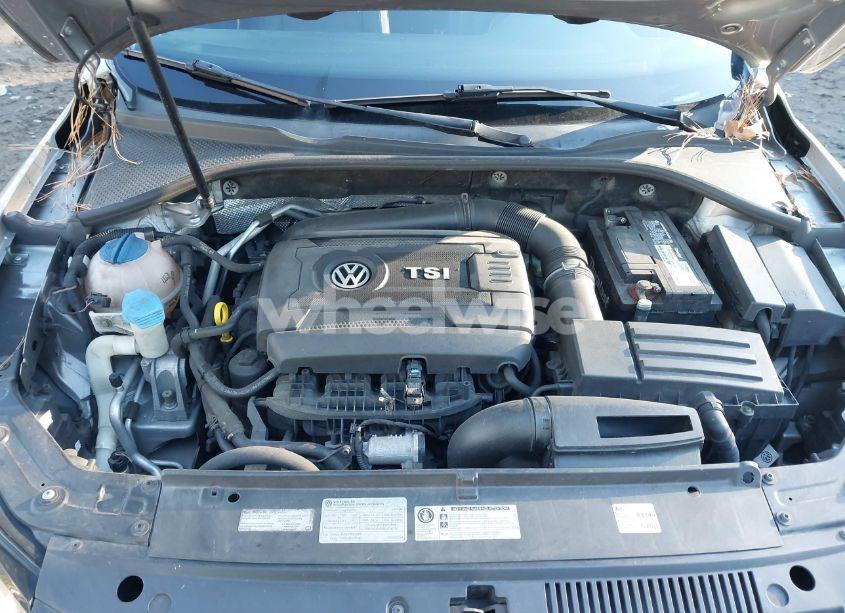 Photo 10 of 2014 Volkswagen Passat 1.8T WOLFSBURG EDITION (VIN 1VWAT7A34EC041151)