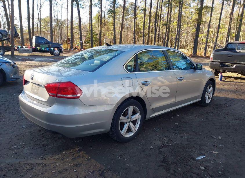 Photo 4 of 2014 Volkswagen Passat 1.8T WOLFSBURG EDITION (VIN 1VWAT7A34EC041151)