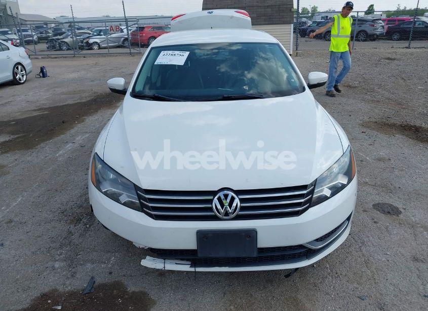 Photo 12 of 2014 Volkswagen Passat 1.8T WOLFSBURG EDITION (VIN 1VWAT7A34EC061268)