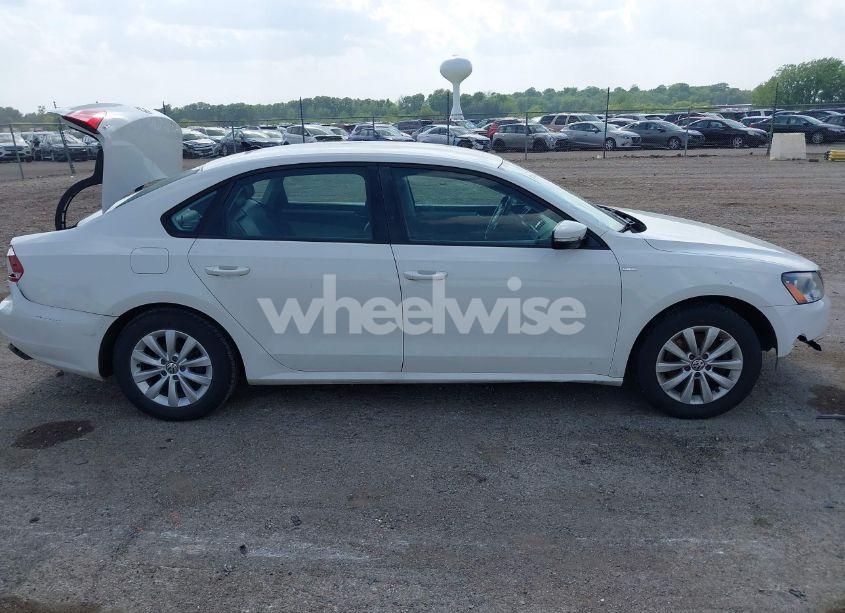 Photo 13 of 2014 Volkswagen Passat 1.8T WOLFSBURG EDITION (VIN 1VWAT7A34EC061268)