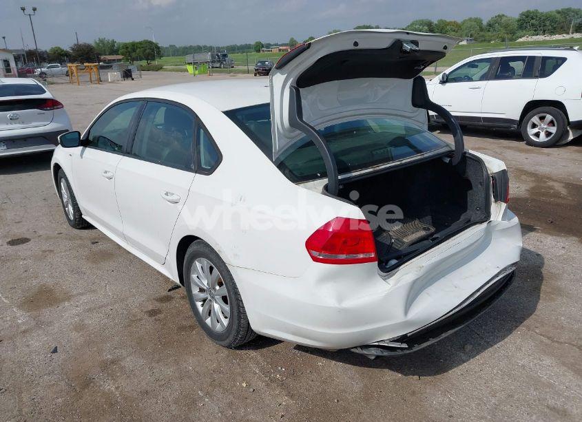 Photo 3 of 2014 Volkswagen Passat 1.8T WOLFSBURG EDITION (VIN 1VWAT7A34EC061268)