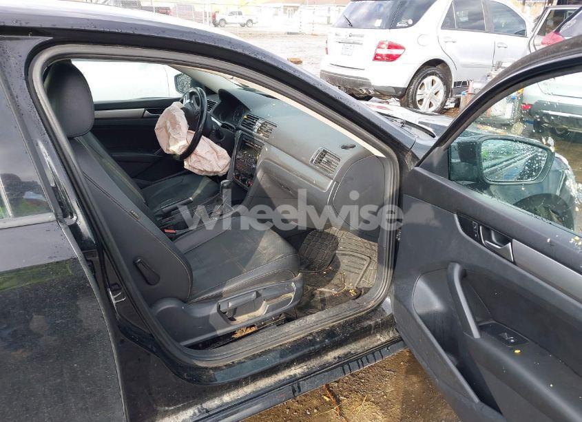 Photo 5 of 2014 Volkswagen Passat 1.8T WOLFSBURG EDITION (VIN 1VWAT7A34EC088891)