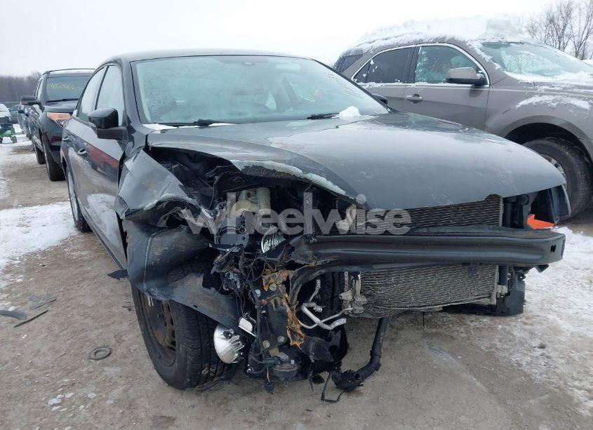 2014 Volkswagen Passat 1.8T S (VIN 1VWAT7A34EC113076) main photo