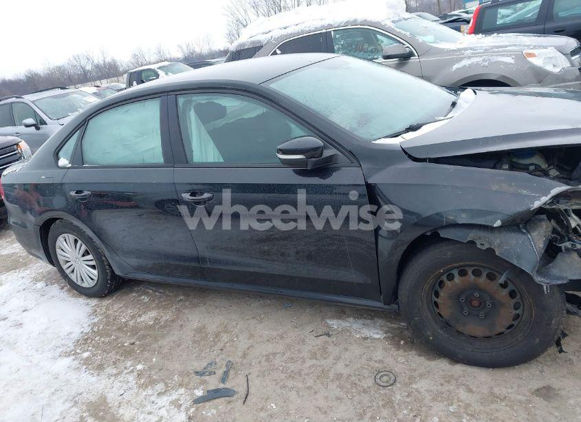 Photo 13 of 2014 Volkswagen Passat 1.8T S (VIN 1VWAT7A34EC113076)