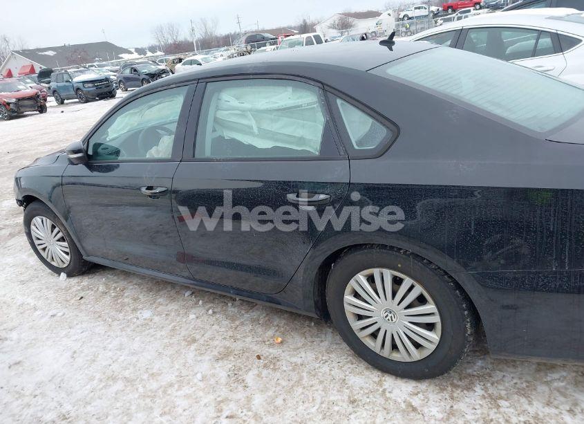 Photo 14 of 2014 Volkswagen Passat 1.8T S (VIN 1VWAT7A34EC113076)