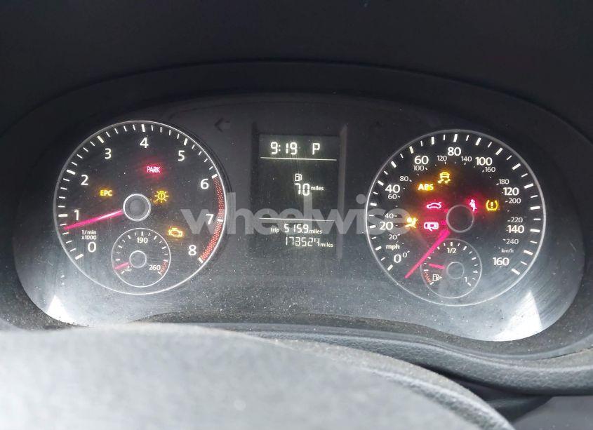 Photo 7 of 2015 Volkswagen Passat 1.8T S (VIN 1VWAT7A34FC005235)