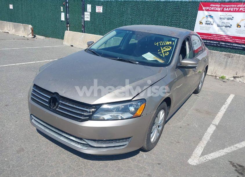 Photo 2 of 2015 Volkswagen Passat 1.8T WOLFSBURG EDITION (VIN 1VWAT7A34FC032404)