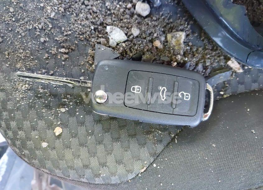 Photo 11 of 2015 Volkswagen Passat 1.8T S (VIN 1VWAT7A34FC044696)