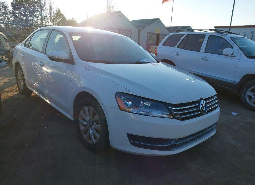 2015 Volkswagen Passat 1.8T WOLFSBURG EDITION (VIN 1VWAT7A34FC067718) main photo