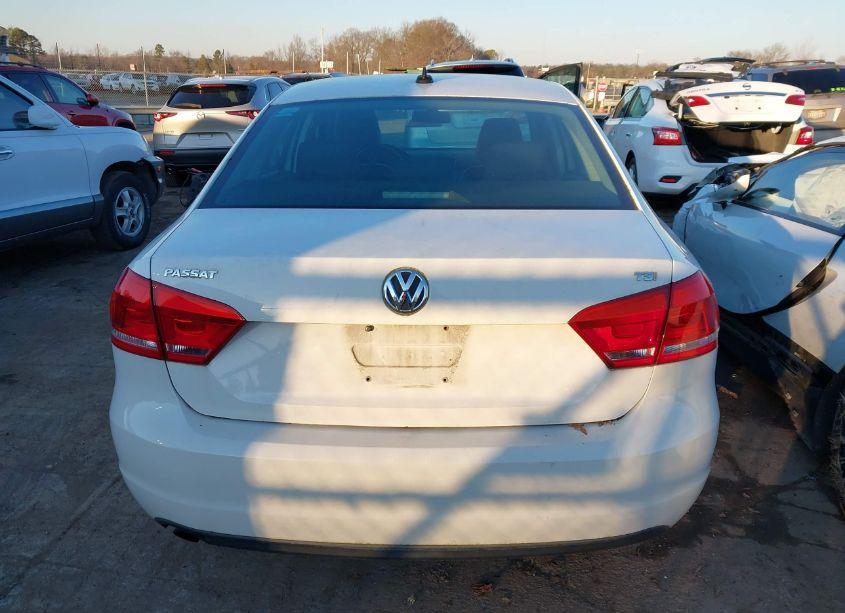 Photo 16 of 2015 Volkswagen Passat 1.8T WOLFSBURG EDITION (VIN 1VWAT7A34FC067718)