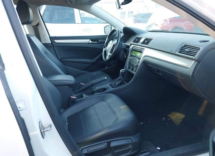 Photo 5 of 2015 Volkswagen Passat 1.8T WOLFSBURG EDITION (VIN 1VWAT7A34FC067718)