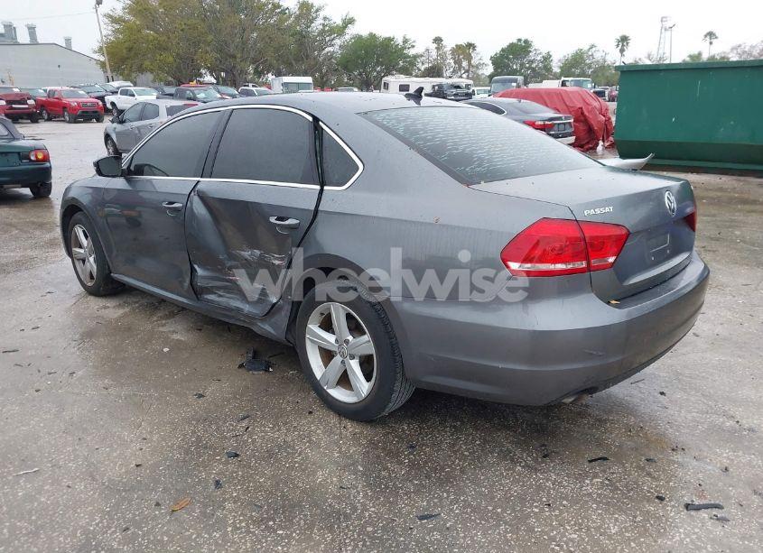 Photo 3 of 2015 Volkswagen Passat 1.8T LIMITED EDITION (VIN 1VWAT7A34FC089282)